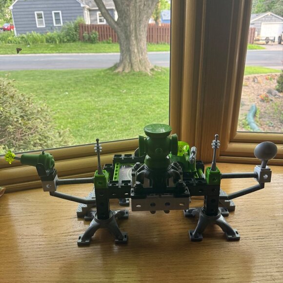 Fisher Price Trio DC Super Friends Green Lightning Building Block Action Figure - Picture 3 of 9